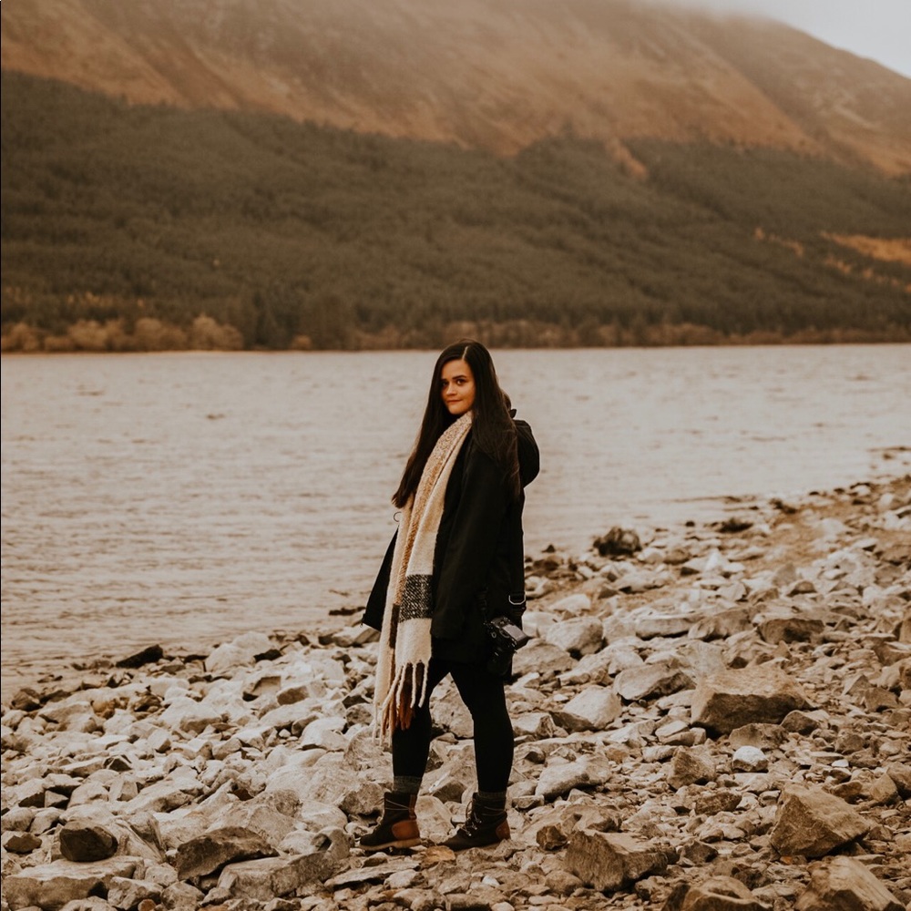 Meet your Posher, Abigail